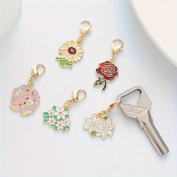 5 Pcs Flower Keychains - Picture 2 of 3